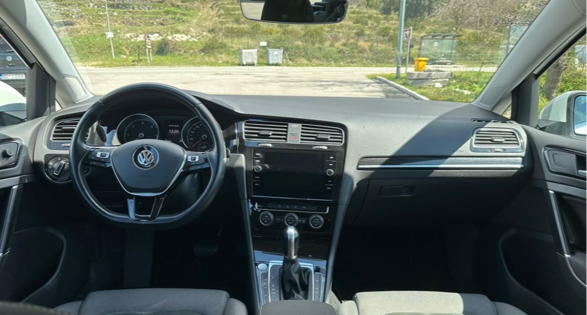 Volkswagen Golf - Image 2